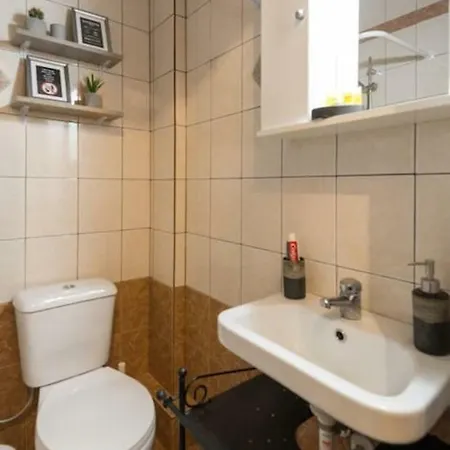 Appartement Studio! Fiber Wifi, Ac, Private, Self Check-in! Thessalonique