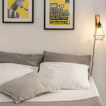 Studio! Fiber Wifi, Ac, Private, Self Check-in! Thessalonique