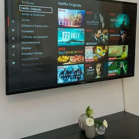 Studio! Fiber Wifi, Ac, Private, Self Check-in! Apartment *