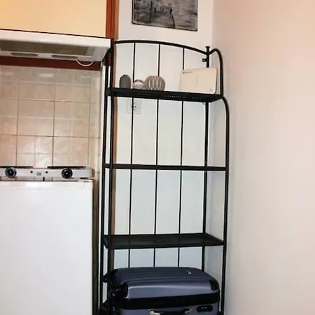 Studio! Fiber Wifi, Ac, Private, Self Check-in! Apartment